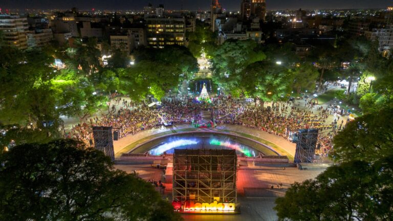 El sábado 20 y domingo 21 la plaza Independencia será el epicentro de la celebración navideña en la Ciudad