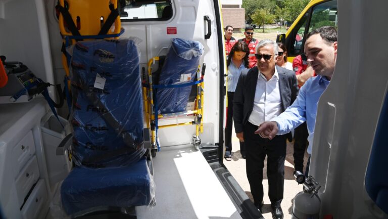 El Gobernador Cornejo presentó ocho ambulancias de alta complejidad que fortalecen el sistema de emergencias de Mendoza