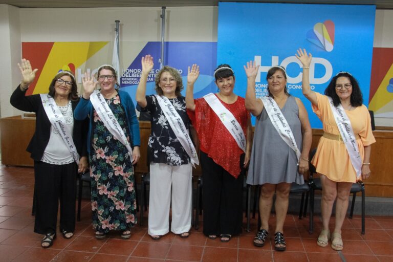 Presentaron a las candidatas a Reina Departamental de Adultos Mayores