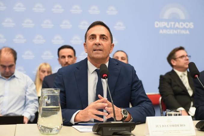 Mientras impulsa la reforma laboral, el Gobierno insiste en ponerle un tope de 2% a las paritarias hasta marzo