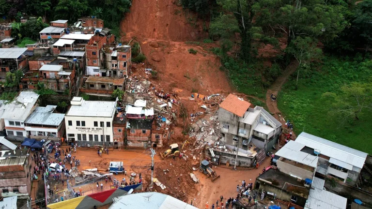 Emergencia en el sudeste de Brasil tras las lluvias y aludes: hay 46 muertos y 21 desaparecidos