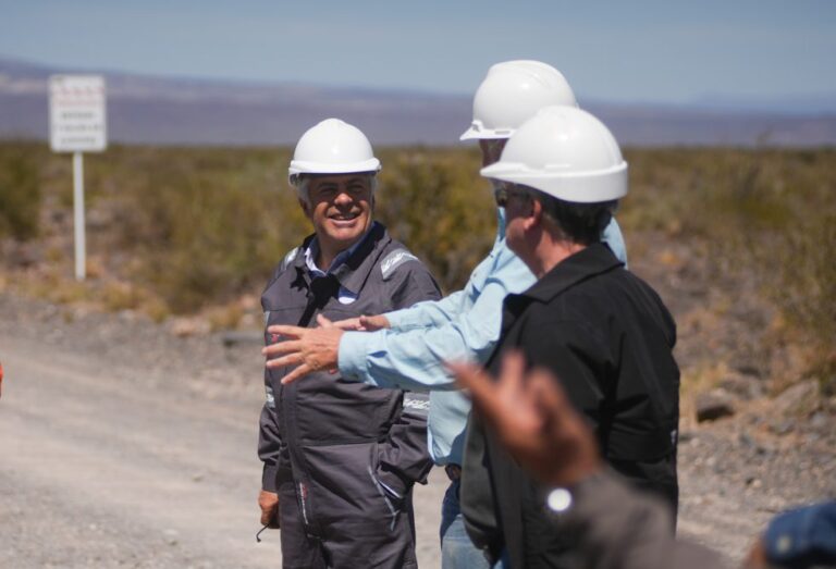 Cornejo recorrió en Cañadón Amarillo las tareas de exploración en Vaca Muerta Mendoza