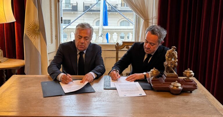 Mendoza consolida su agenda internacional y firma un acuerdo con la Cámara Argentino-Británica
