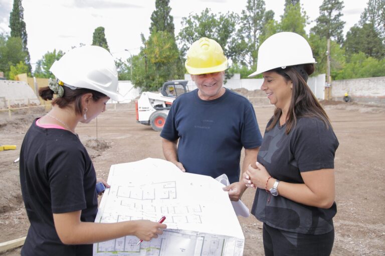Comenzó la construcción de la Comisaría 42 y avanza el nuevo jardín Corazones del Atuel en San Rafael