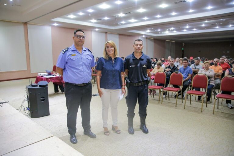 Celadores y serenos de San Rafael se capacitan en seguridad y vigilancia en escuelas