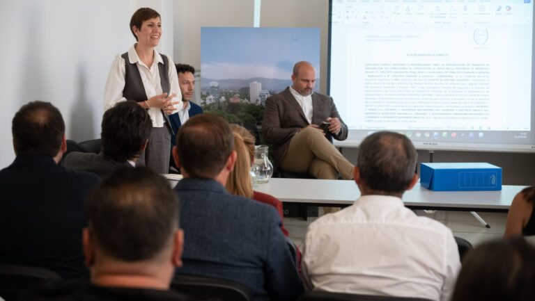 Energía y Ambiente realizó el acto público de apertura de la licitación de las áreas hidrocarburíferas