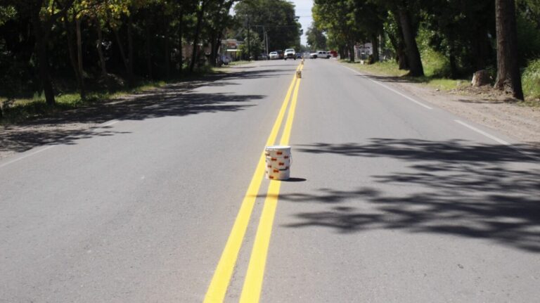 Obra de asfalto en calle C y demarcación en calle Uspallata de General Alvear