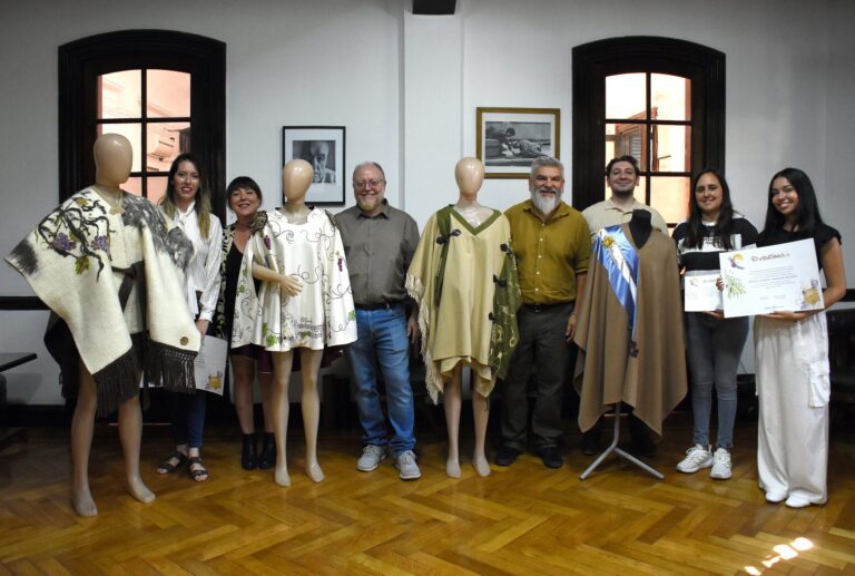 Se dieron a conocer los ganadores del concurso «Poncho de la Vendimia – 90 Años»