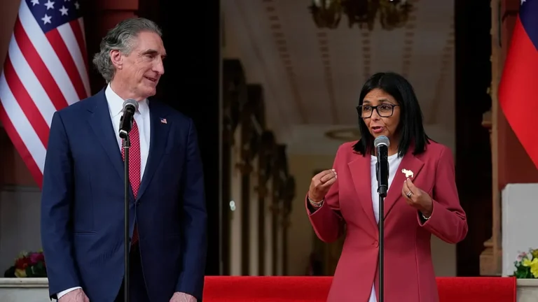 Estados Unidos anunció que restablecerá las relaciones diplomáticas con Venezuela