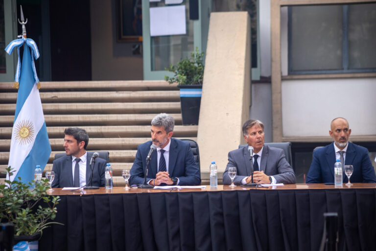 Con ejes como seguridad, desarrollo económico y sensibilidad social, Ulpiano Suarez reafirmó su gestión en un mensaje anual con alcance nacional