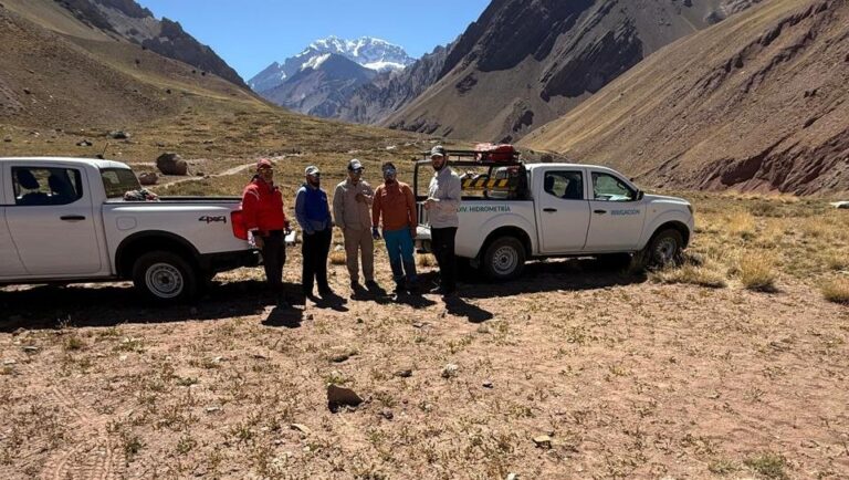 Irrigación inició su campaña anual de mantenimiento de las estaciones hidronivometeorológicas en Alta Montaña
