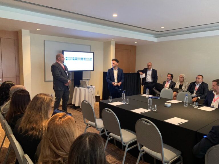 Mendoza expuso su agenda hidrocarburífera en la Mesa de Petróleo y Gas del Foro de Inversiones & Negocios