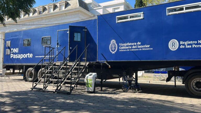 El camión fábrica del Renaper en Vendimia: renová tu DNI y recibilo en 24 horas