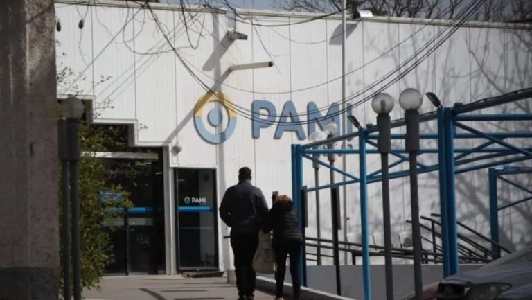 El Gobierno asegura que pagará en las próximas semanas los $350 mil millones restantes de la deuda del PAMI