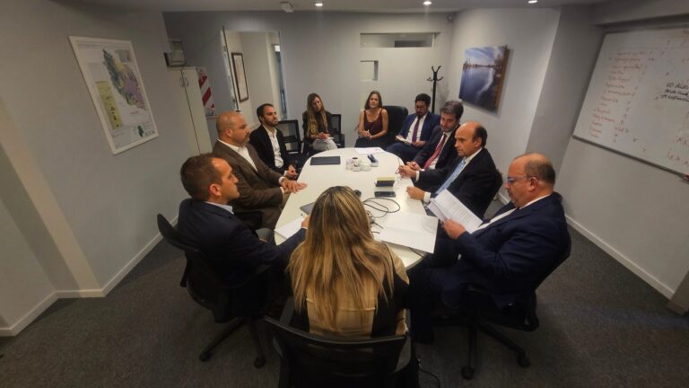 Impulsa Mendoza y el nuevo embajador de Chile avanzan en una agenda común de integración minera, energética y logística
