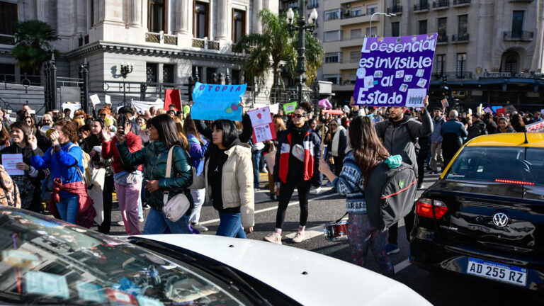 Nueva marcha contra el proyecto de ley de Discapacidad: manifestantes protestaron frente a Salud