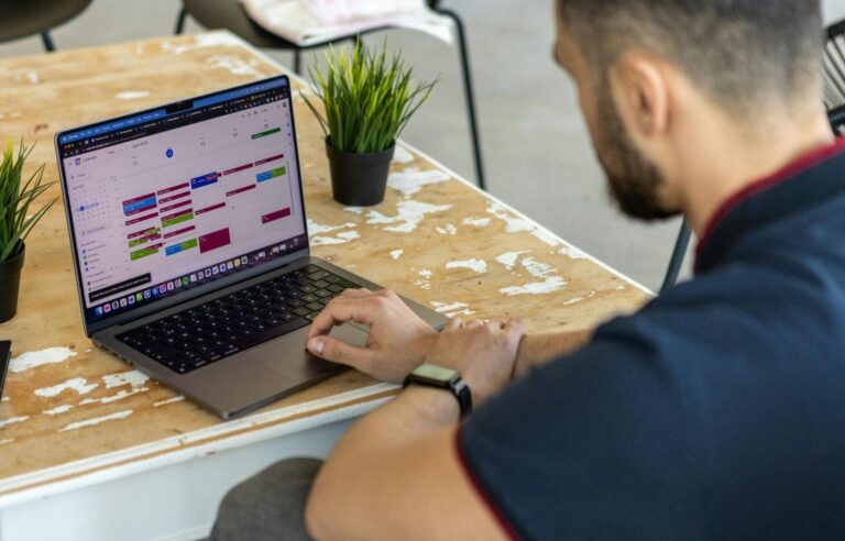 Capacitación virtual sobre productividad y bienestar organizacional