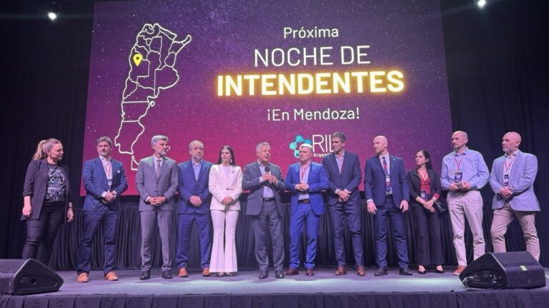 Con fuerte protagonismo mendocino en Rosario, Cornejo confirmó que el próximo encuentro de intendentes se hará en Mendoza