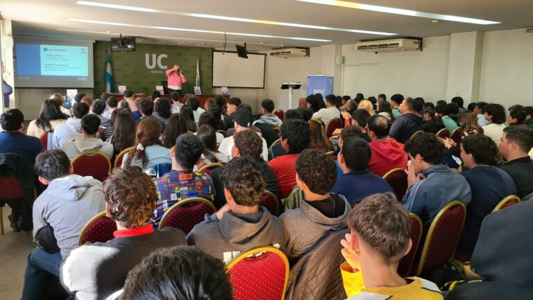 La DGE junto a Samsung realizaron un taller para estudiantes de escuelas técnicas