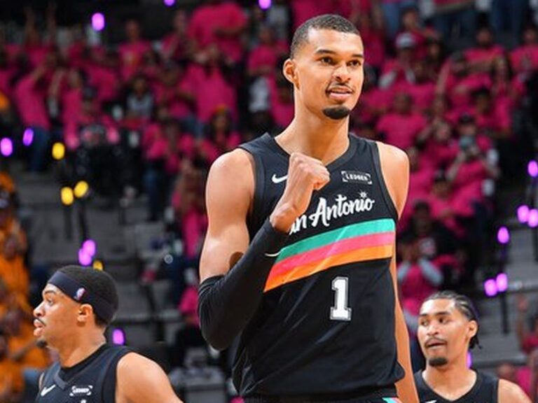 El francés Victor Wembanyama rompió un récord histórico de la NBA