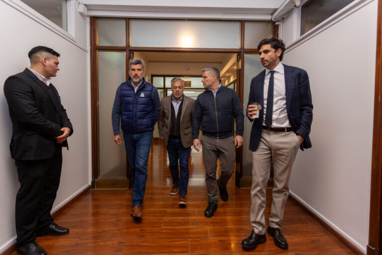 La Provincia junto a Aysam, Ciudad y Godoy Cruz, renovarán por completo la emblemática calle Yrigoyen