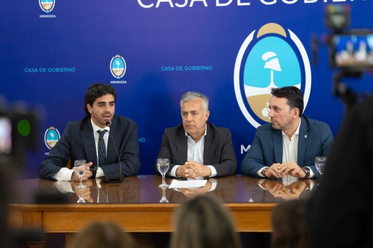 Cornejo presentó la integración de GEI a Mendoza por Mí para acercar la información educativa a más de 500 mil estudiantes