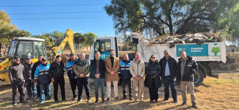 En el Mes del Ambiente comenzaron las tareas para recuperar un espacio verde en La Favorita