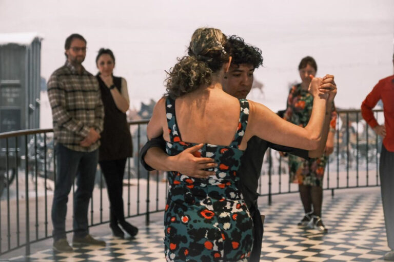 Llega al ECA Sur el taller y milonga itinerante «Nomadic milonga colora»