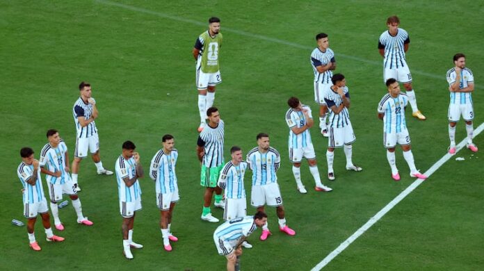 el-plantel-argentino-se-despidio-del-mundial-foto-reuters-RVUMFWAVNZB3TAIEG2CIWVIVOE