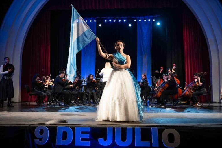 Velada patriótica del 9 de julio en el Teatro Antonio Lafalla