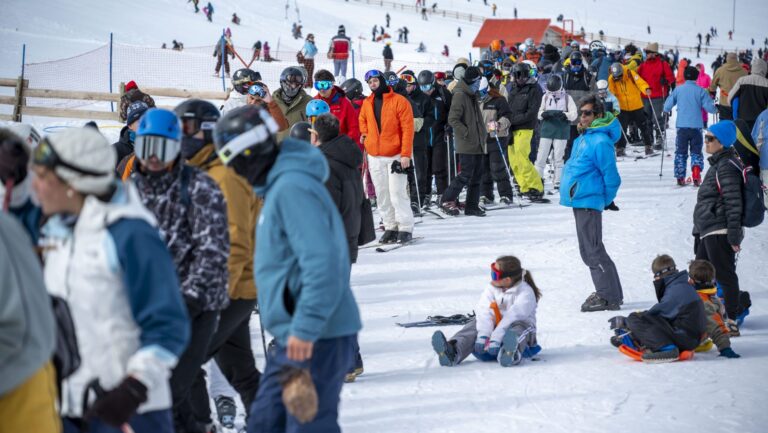 Miles de mendocinos y turistas disfrutan de la Alta Montaña