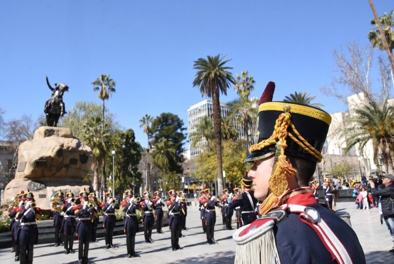 Ciudad y Las Heras preparan una noche de historia y tradiciones en homenaje al General San Martín