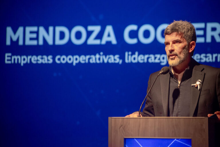 Ulpiano Suarez participó de la apertura de Mendoza Coopera 2026, el encuentro que fortalece el desarrollo del cooperativismo