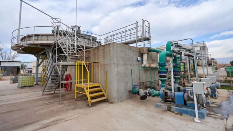Irrigación clausuró el punto de vuelco de Cartocor S.A. en el sistema Pescara