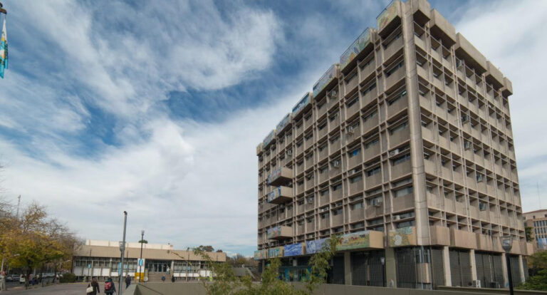 La Ciudad actualiza sus tasas con incrementos mínimos para reducir el impacto en comerciantes y contribuyentes