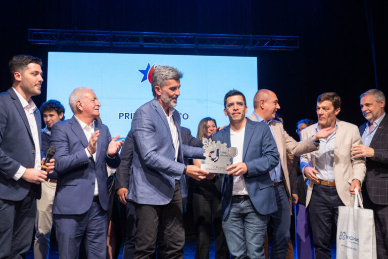 Ulpiano Suarez fue anfitrión del Reconocimiento Empresario Joven Argentino 2026