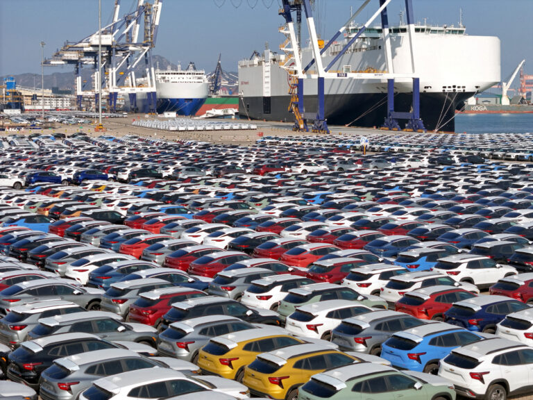 El Gobierno amplió el precio máximo para importar autos eléctricos e híbridos sin arancel