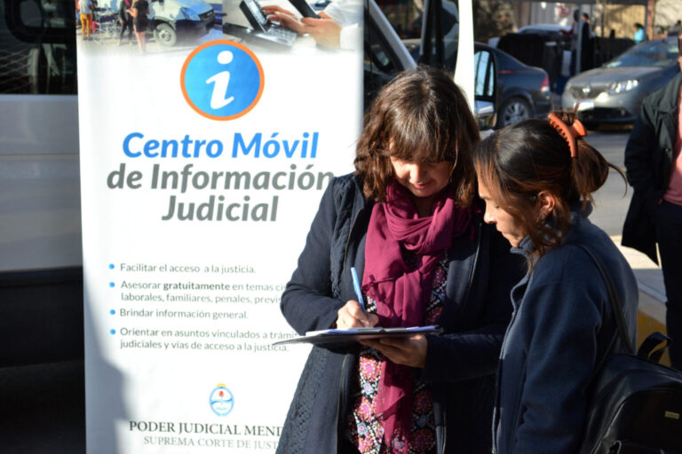 Realizá tu consulta legal en el Centro Móvil de Información Judicial en la UNCuyo