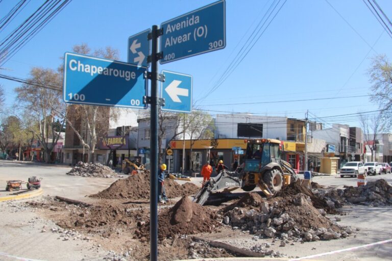 Avanza una etapa clave en la remodelación de Avenida Alvear Oeste