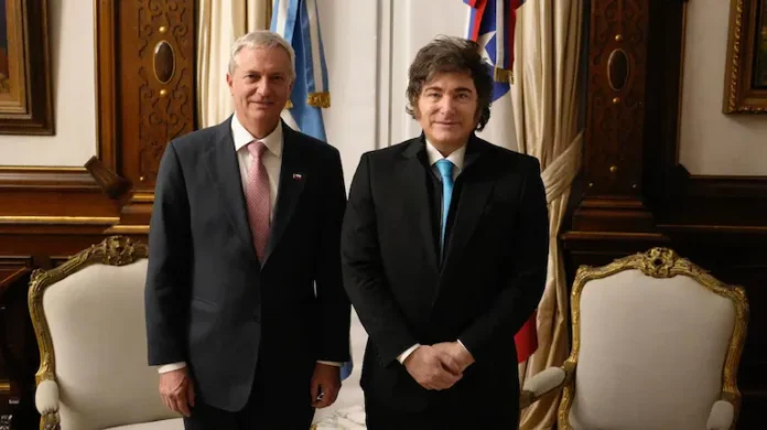 javier-milei-viajara-a-santiago-de-chile-y-se-reunira-con-su-par-del-pais-vecino-jose-antonio-kast-foto-archivopresidencia-CAC5WFO7VRBMDHRJX7QXEBPX4I