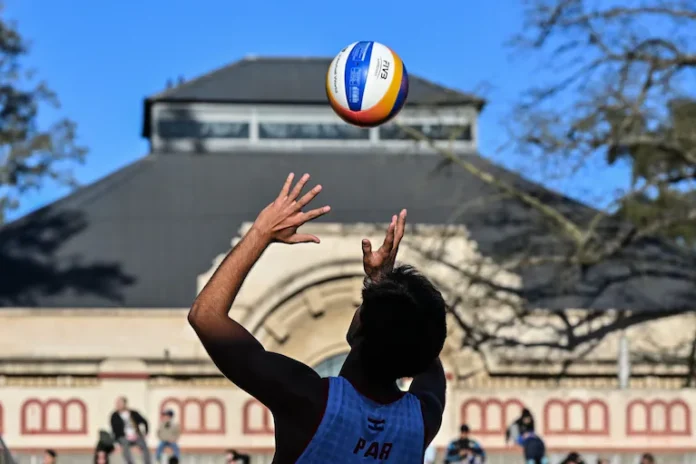 sigue-la-competencia-en-el-voley-de-playa-foto-prensa-juegos-suramericanos-R46AX2IP3RF4HEWTOAL42EQQQM